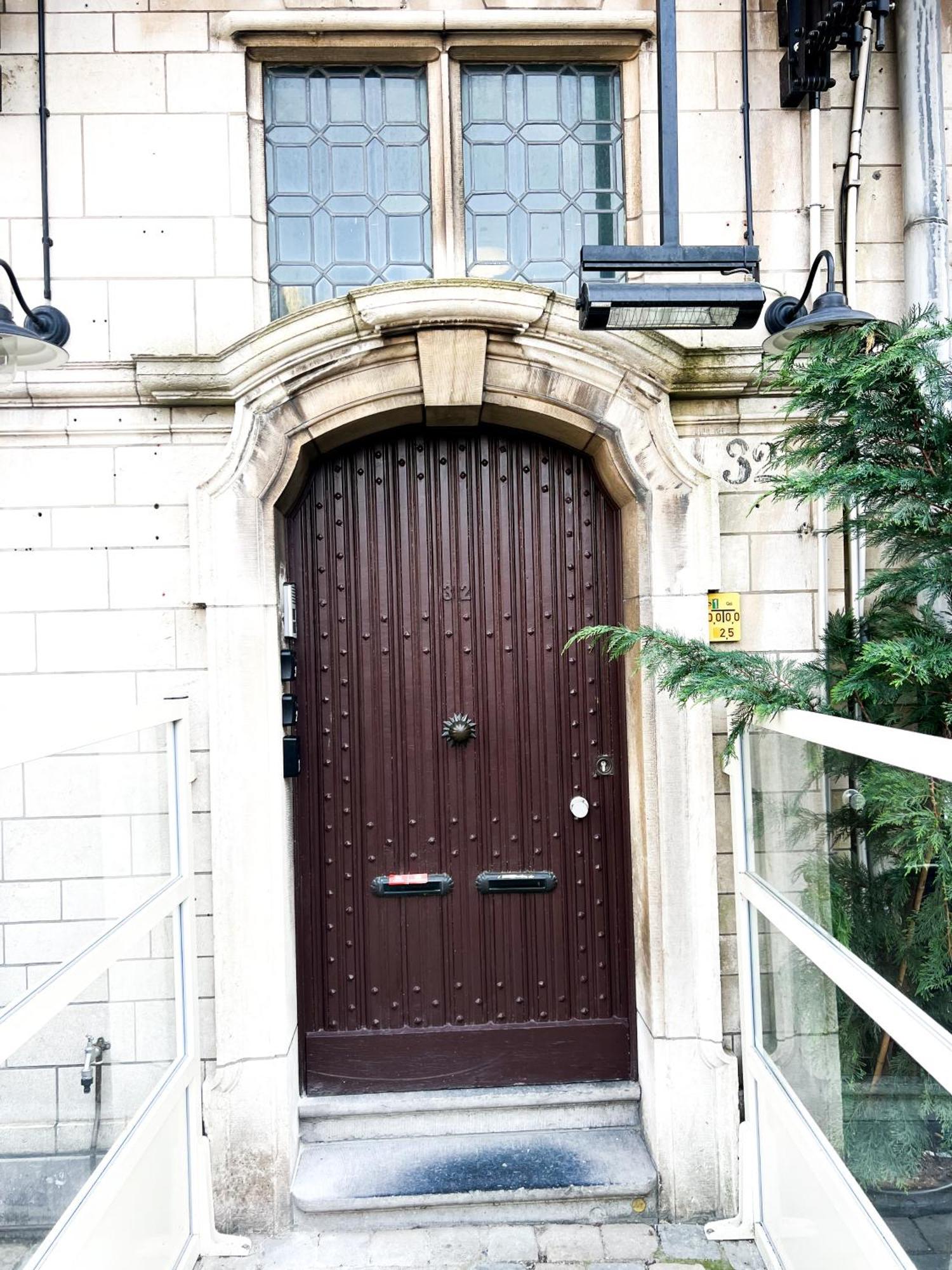 Le Faubourg Suites Anversa Esterno foto